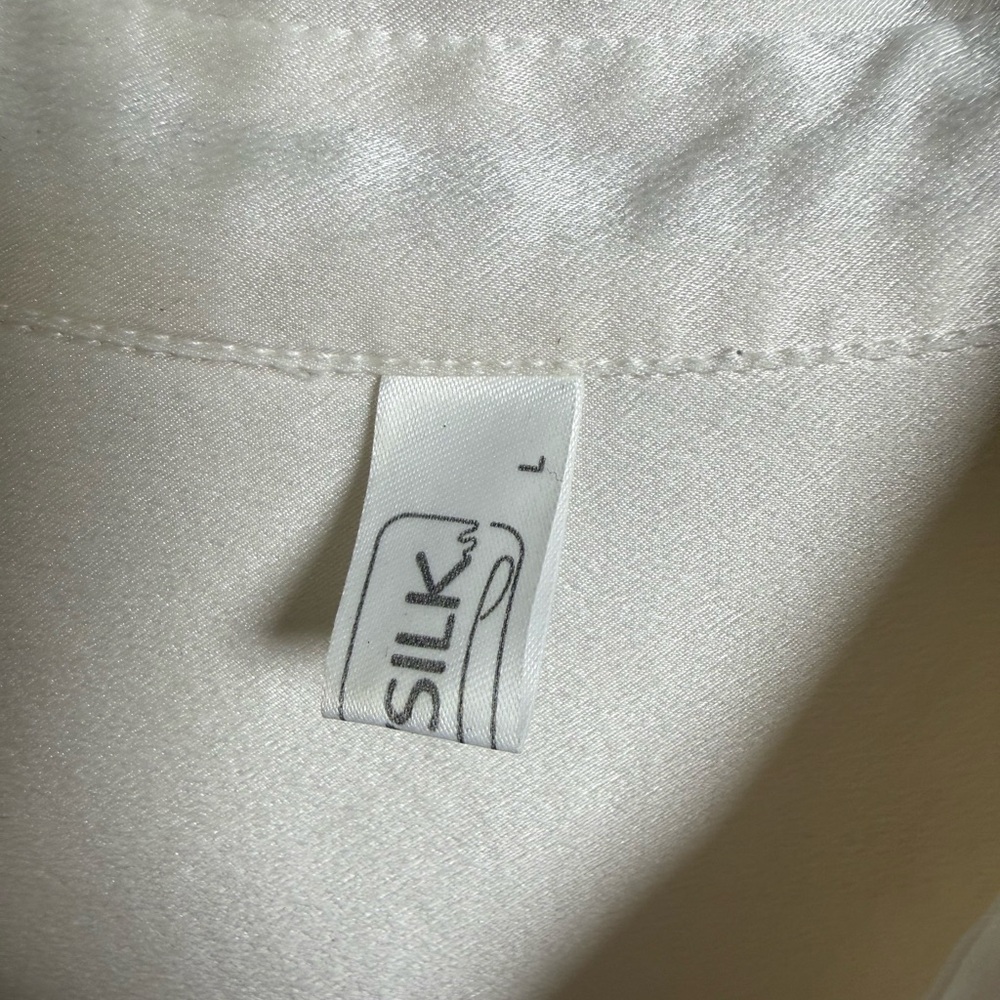 Lilysilk “The SOS Shirt” Elegant Cream Button Down Shirt for Women - Picture 5 of 5